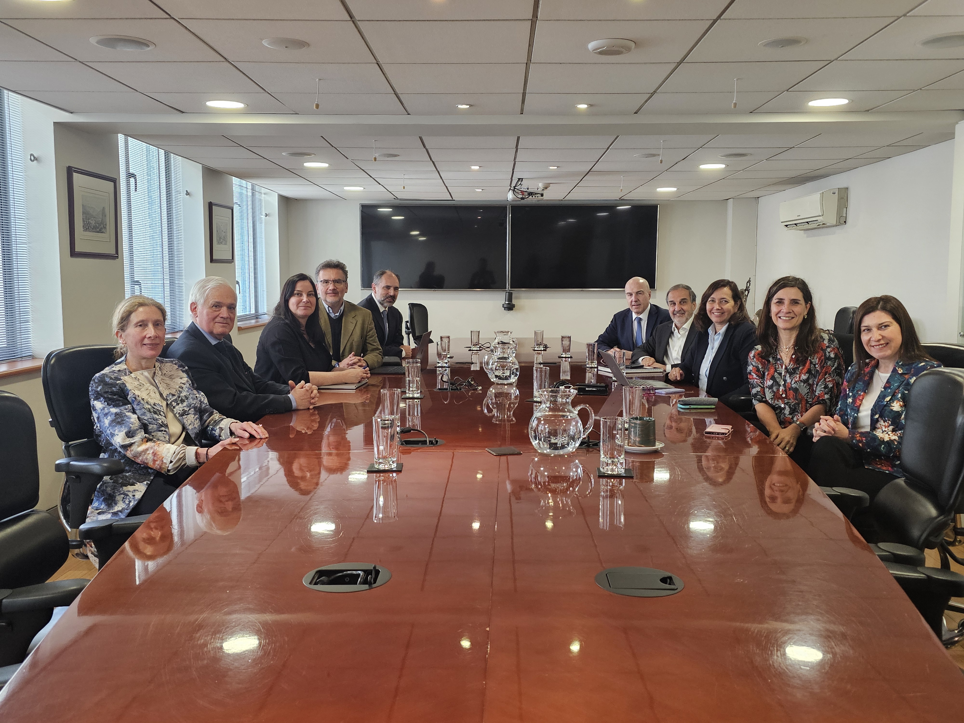 Consejo del Fondo Autónomo se reúne con Consejo de la CMF