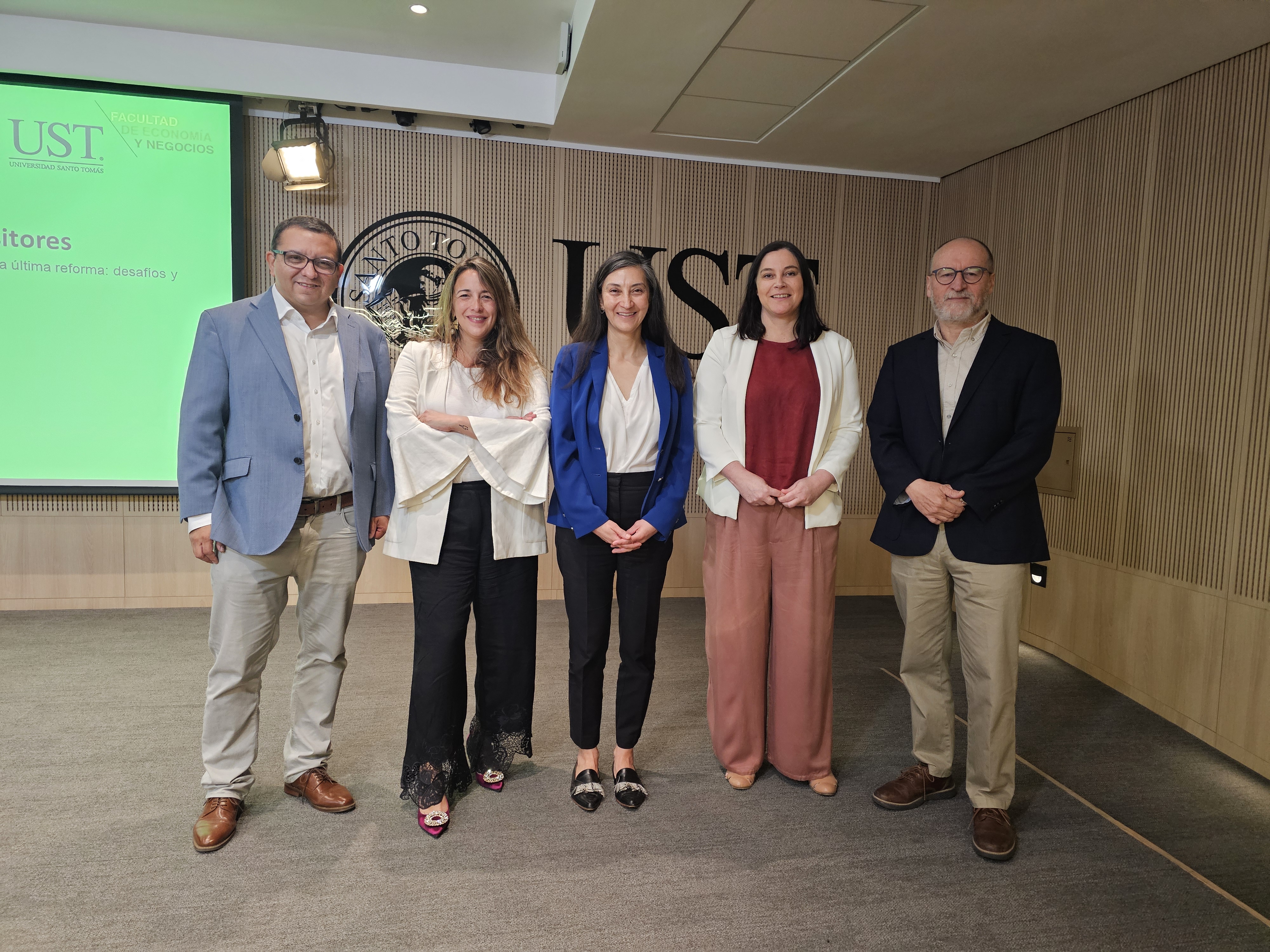 José Luis Ruiz, Soledad Hormazábal, Ximena Quintanilla, Rosario Celedón y Fernando Mejido 