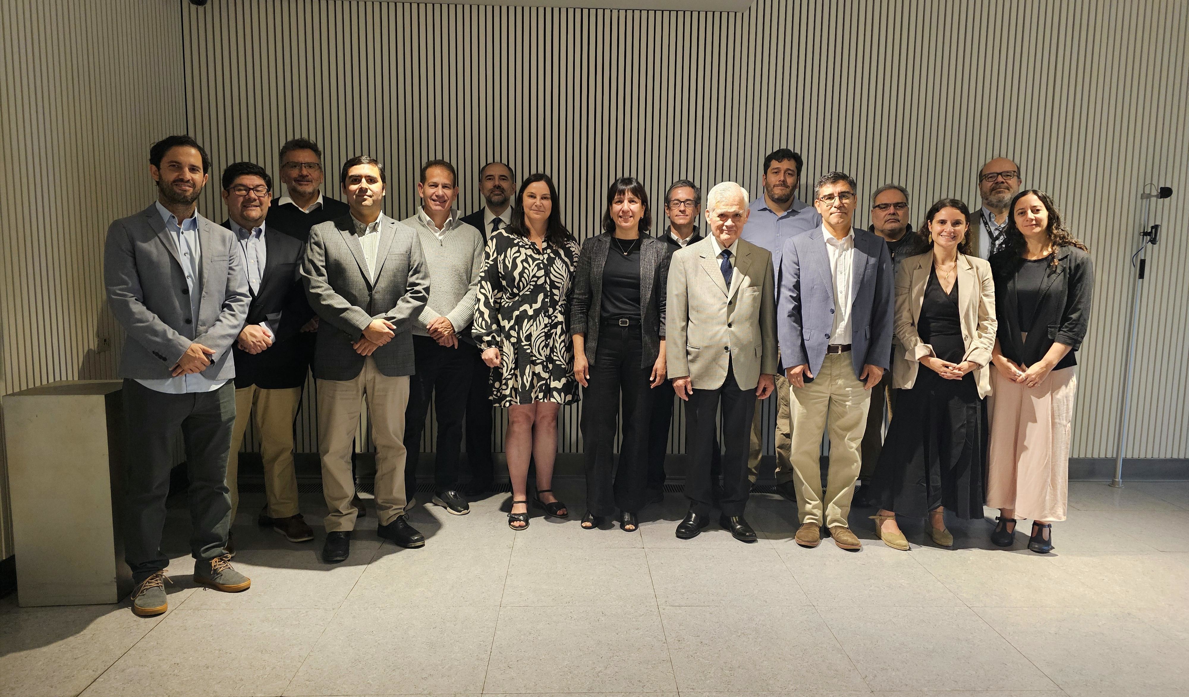 Consejo Directivo del Fondo Autónomo con académicos UAI 