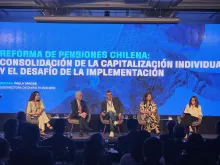 Enrique Marshall en panel seminario FIAP