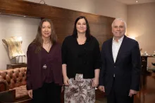 Rosario Celedón junto a asistentes a desayuno DCV 