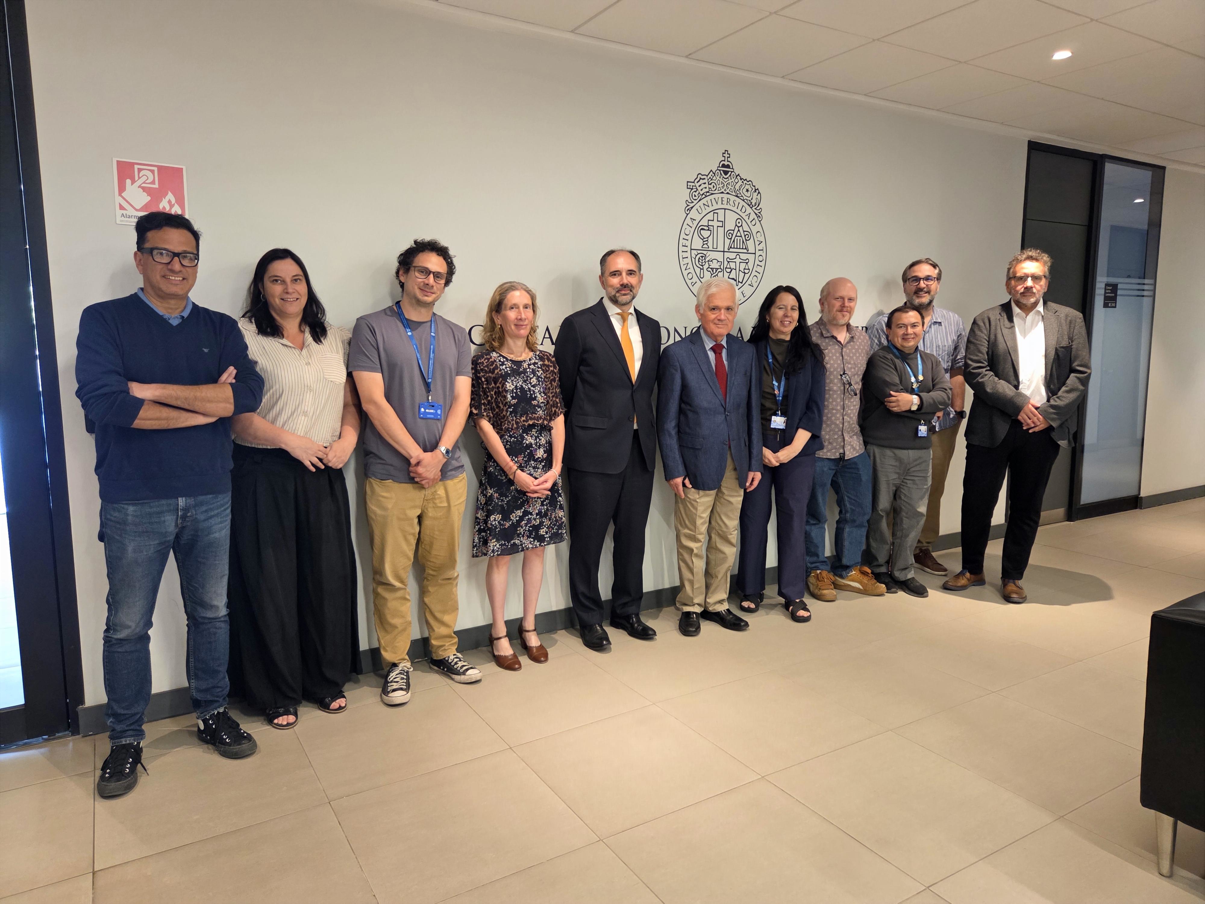 Consejo Directivo del Fondo Autónomo con profesores Instituto de Economía UC