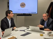 Kevin Cowan presenta IPOM en el Fondo Autónomo 8